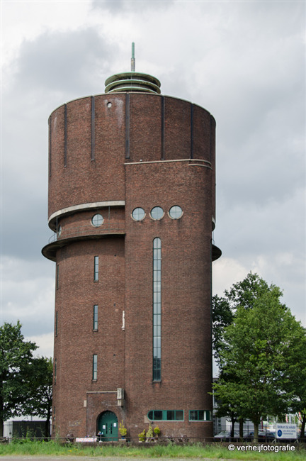 De watertoren in de Belcrum, een van de twee Bredase watertorens.
              <br/>
              Annemarieke Verheij, 14 augustus 2016